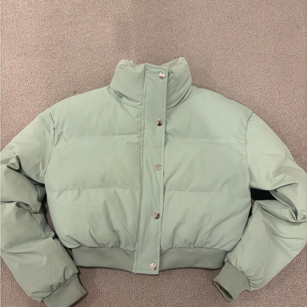 Cropped green puffer from princess Polly!